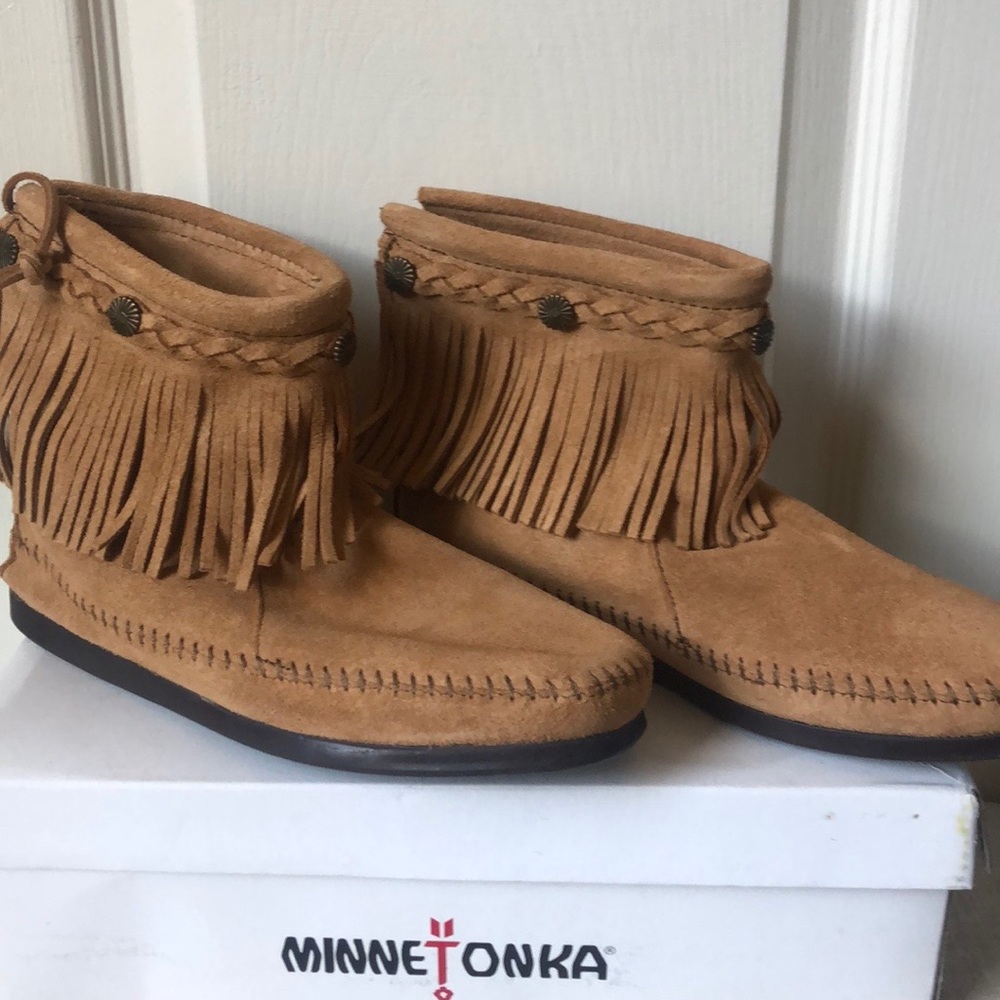 Minnetonka Boho Short Fringe Booties - Picture 2 of 5